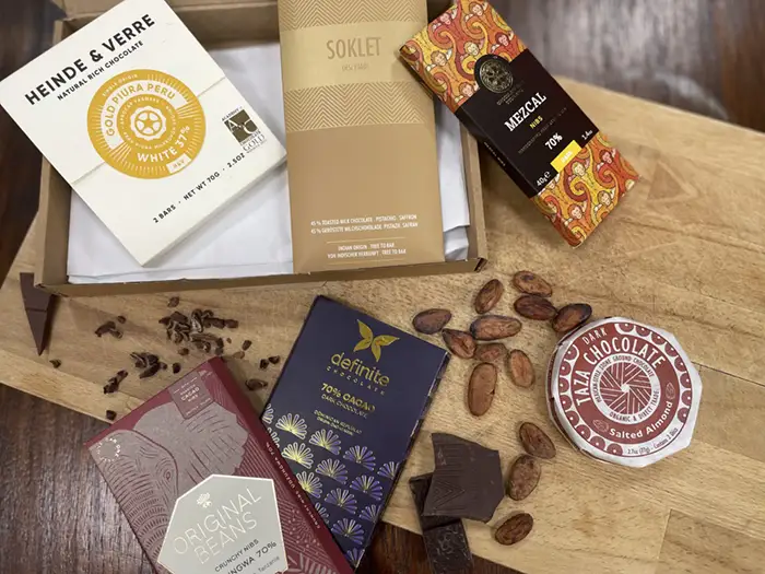 Een brievenbusdoosje vol bean-to-bar chocolade